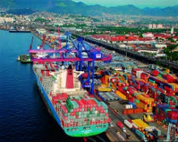 A economia e os portos em 2015