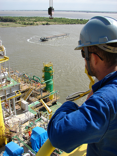 Resultado de imagem para Petrobras deve parar de construir plataformas